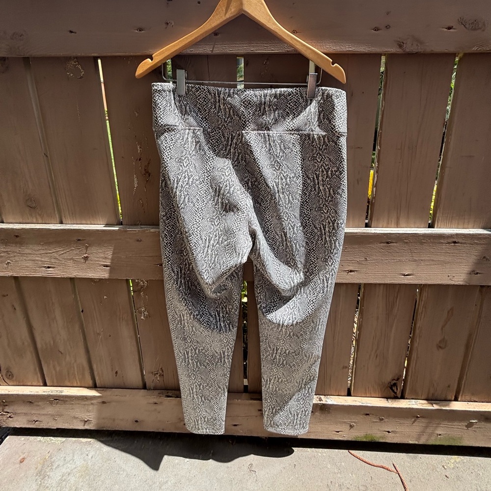Express Python Pattern Leggings - Black And Gray - image 8
